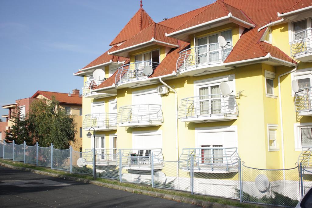 Lila Apartman Heviz Exterior photo